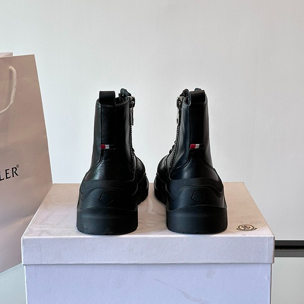 モンクレール 偽物 LARUE treck laced up boots ジップアップブーツ moc71140
