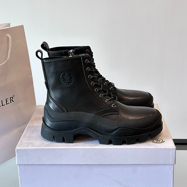 モンクレール 偽物 LARUE treck laced up boots ジップアップブーツ moc71140