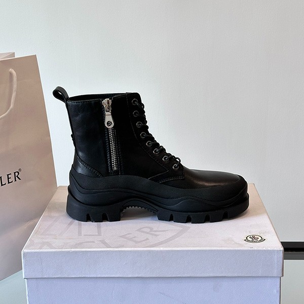 モンクレール 偽物 LARUE treck laced up boots ジップアップブーツ moc71140