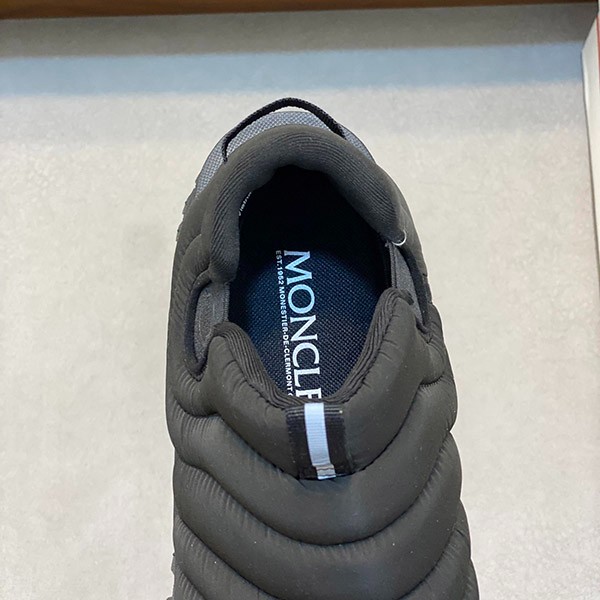 争奪戦 モンクレール Trailgrip Apres n級品 スニーカー mox70906