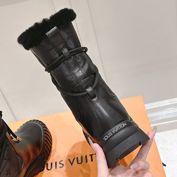 【雪道でもオシャレに♡】ルイヴィトン アンクルブーツ 偽物 1ADCBT