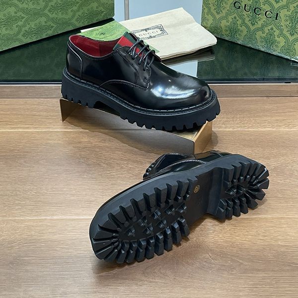激安価格！完全必至 グッチ ウェブ メンズ レースアップシューズ 偽物 gum82512