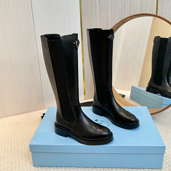 秋冬大セール プラダ n級品 ブラッシュドレザーx Re-Nylon ブーツ puo59858