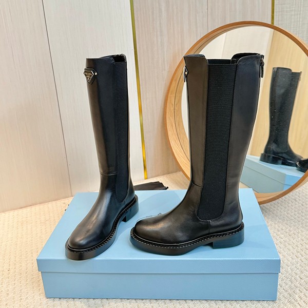 秋冬大セール プラダ n級品 ブラッシュドレザーx Re-Nylon ブーツ puo59858