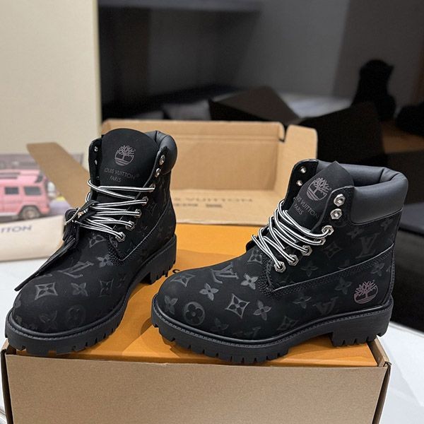 入手困難 ルイヴィトン × Timberland 6インチブーツ vux92960