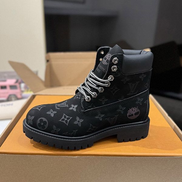 入手困難 ルイヴィトン × Timberland 6インチブーツ vux92960