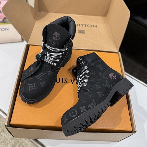 入手困難 ルイヴィトン × Timberland 6インチブーツ vux92960