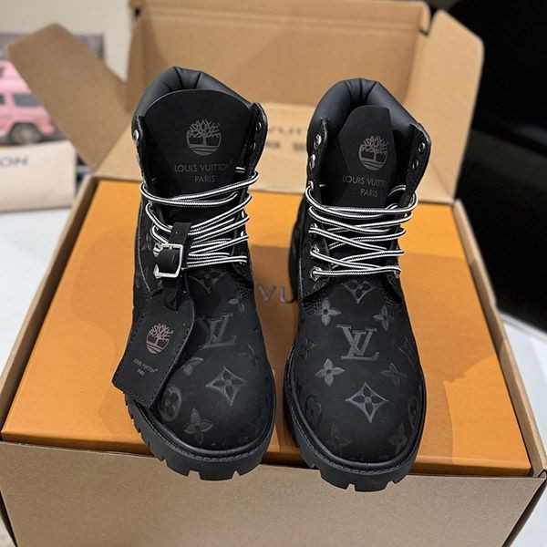 入手困難 ルイヴィトン × Timberland 6インチブーツ vux92960
