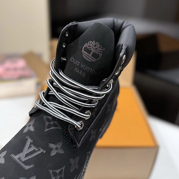 入手困難 ルイヴィトン × Timberland 6インチブーツ vux92960