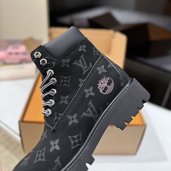 入手困難 ルイヴィトン × Timberland 6インチブーツ vux92960