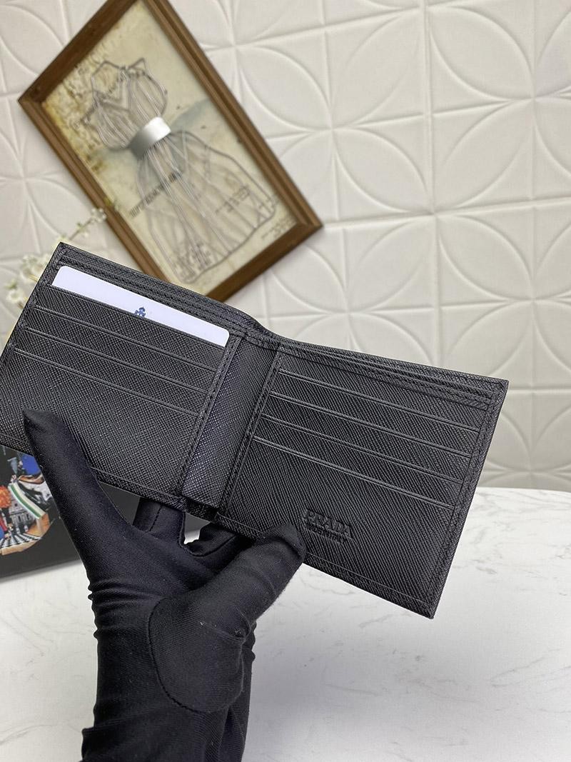 新作 プラダ レザー折りたたみ財布 スーパーコピー セール♪大人気! pum90266