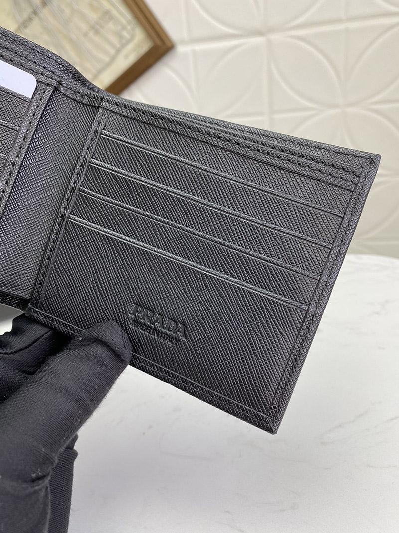 新作 プラダ レザー折りたたみ財布 スーパーコピー セール♪大人気! pum90266