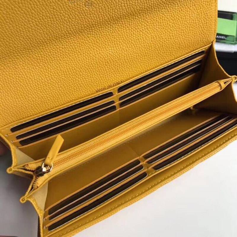 定番人気 シャネル 二折りカブセ長財布 偽物 キャビア shb09378