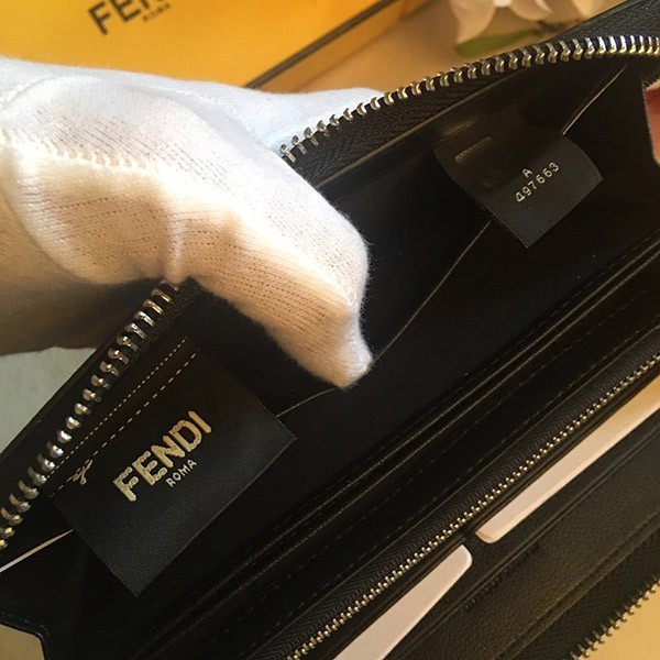 フェンディ バッグ バグズ 偽物 ブラックレザー 長財布 fee30631