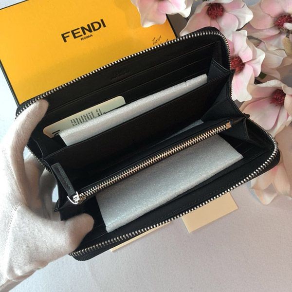 《大人気》フェンディ 財布 スーパーコピー カスタマイズ  FF生地 カード ロゴ ジップ ウォレット ピーカブー feh61866