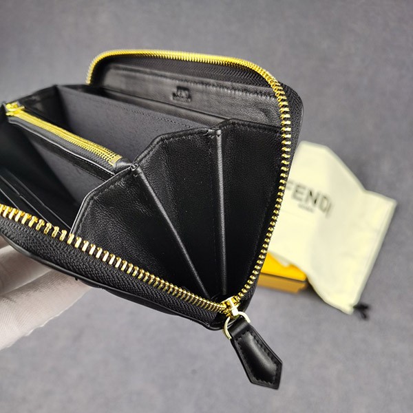 フェンディ カスタマイズ ジップアラウンド 長財布 バッグ バグズ 偽物 ジッパーウォレット fey61382