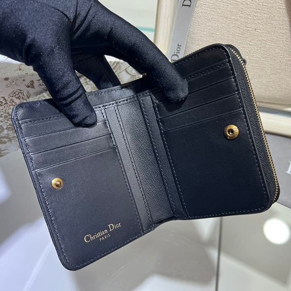 新デザインレディディオール VOYAGEUR スモール ジップコインケース 偽物 dek34487