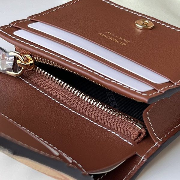 バーバリー スモール ウォレット コピー 二つ折り財布 Baz21418