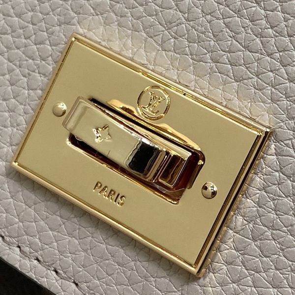 限定希少 ルイヴィトン ポルトフォイユ 偽物ヴィクトリーヌ 財布 M82398