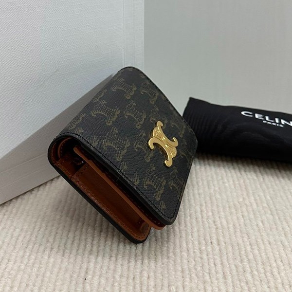 シック♪贈り物にも セリーヌ トリオンフキャンパス２つ折り財布 激安 10K622CQH04LU