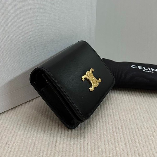 ★日本!!人気！セリーヌ コピー Triomphe カーフスキン コンパクトウォレット 財布 10K623DPV