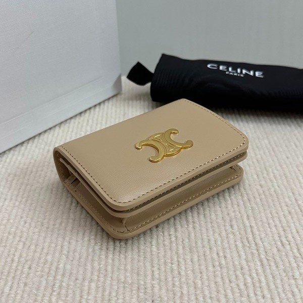 超希少！セリーヌ トリオンフ コンパクトウォレット ヌード 財布 偽物 10K623DPV03ND