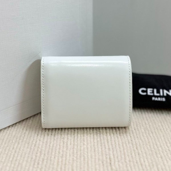 セリーヌ スモールウォレット トリオンフ 偽物 Cey50743