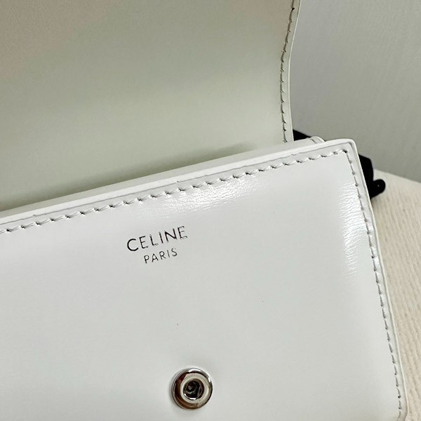 セリーヌ スモールウォレット トリオンフ 偽物 Cey50743