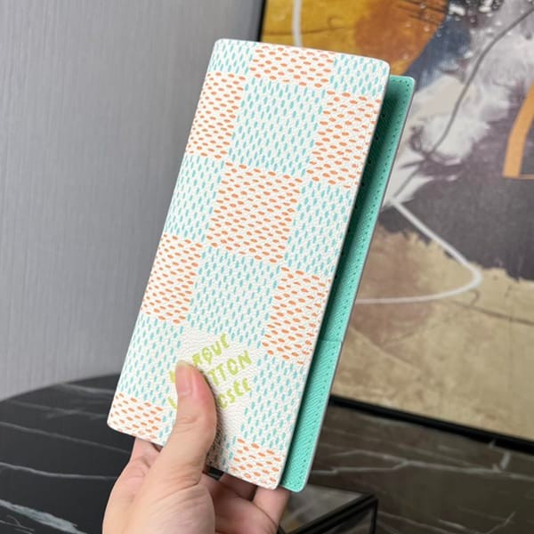 すぐ届ルイヴィトン ポルトフォイユ・ブラザNM 長財布 パロディ vuu71220