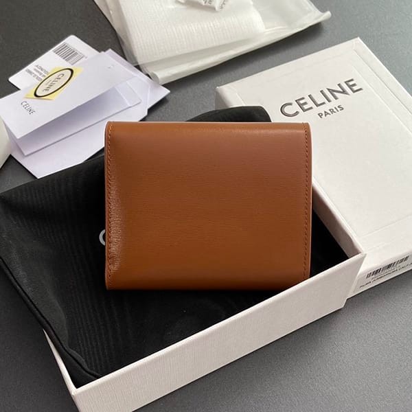 n級品 おすすめセリーヌ コピー スモールウォレット トリオンフ 財布 オリーブ Cez55329
