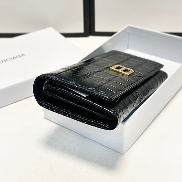 送料込バレンシアガ レプリカ コンチネンタル ウォレット クロコダイル型押し baq34558