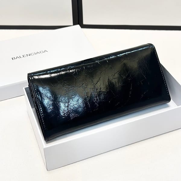 新デザインバレンシアガ フラップ ウォレット 長財布 フェイク bag27710