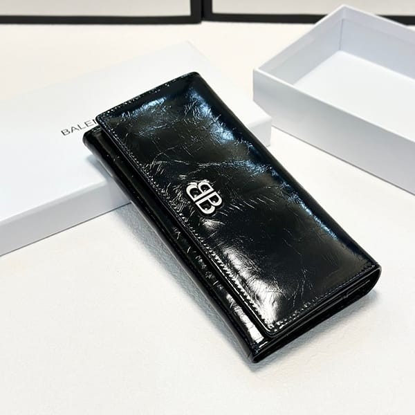 新デザインバレンシアガ フラップ ウォレット 長財布 フェイク bag27710