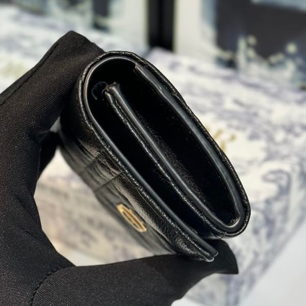 超話題!ディオール ウォレット ミニ財布 偽物 den23287