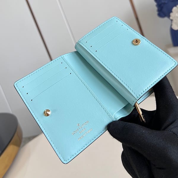 《大人気》ルイヴィトン ポルトフォイユ・クレア マヒナ コンパクト財布 偽物 M82330