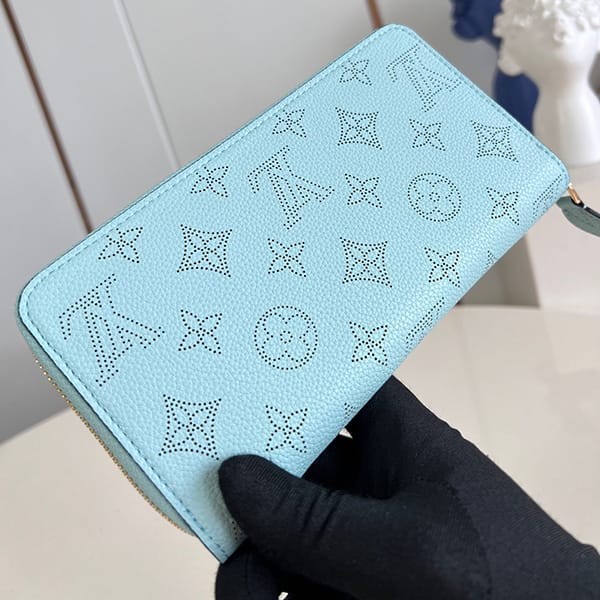人気No1ルイヴィトン ジッピーウォレット 長財布 ブルー パチモン M83489