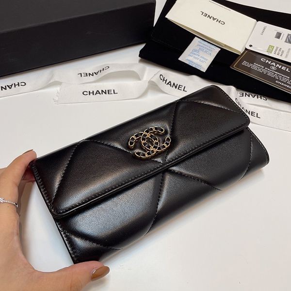 〔再入荷♪〕シャネル 19 ロング フラップ ウォレット 偽物 shp90308