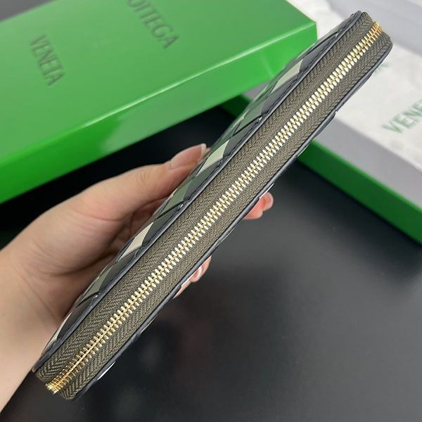 ボッテガヴェネタ イントレチャート 偽物 ジップアラウンドウォレット bob79564