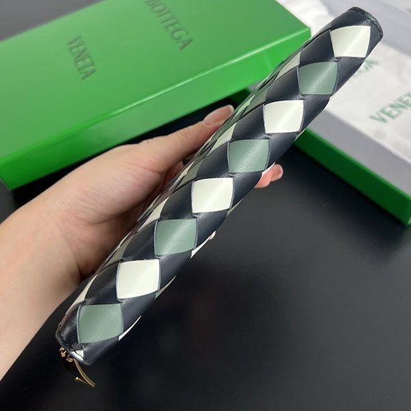 ボッテガヴェネタ イントレチャート 偽物 ジップアラウンドウォレット bob79564