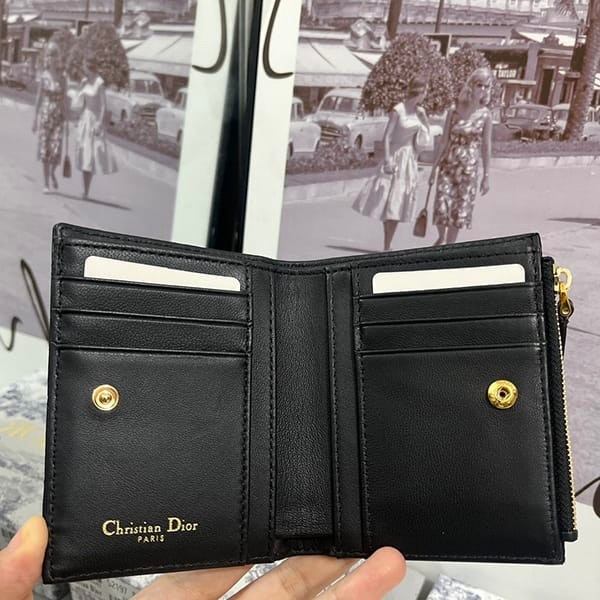 稀少ディオール カロ CARO ダリア 2つ折り財布 レプリカ カナージュ dea91963