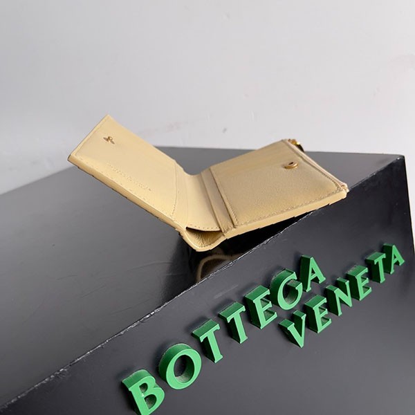 【大人気】ボッテガヴェネタ コピー ミディアム イントレチャート 二つ折りファスナーウォレット 667468VCPP