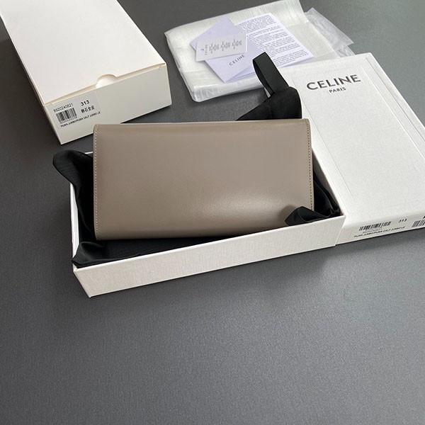 セリーヌ ラージウォレット トリオンフ 長財布 偽物 Cen79251