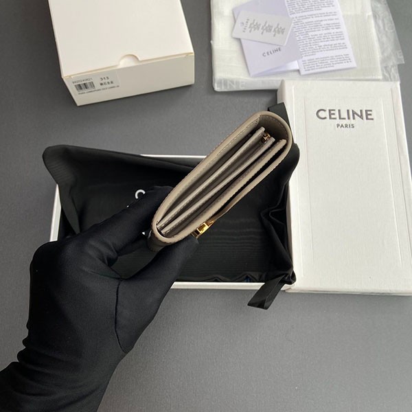 セリーヌ ラージウォレット トリオンフ 長財布 偽物 Cen79251