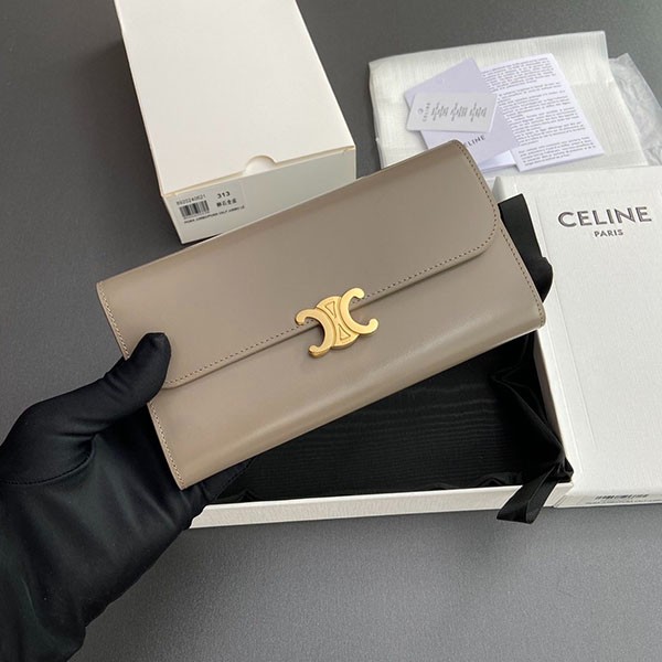 セリーヌ ラージウォレット トリオンフ 長財布 偽物 Cen79251