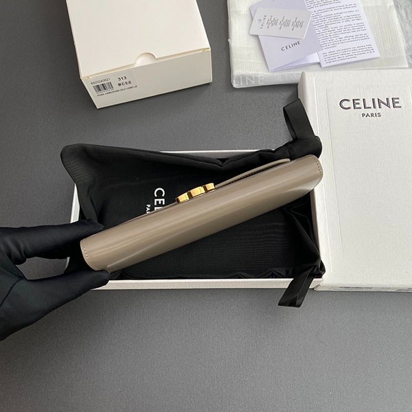 セリーヌ ラージウォレット トリオンフ 長財布 偽物 Cen79251