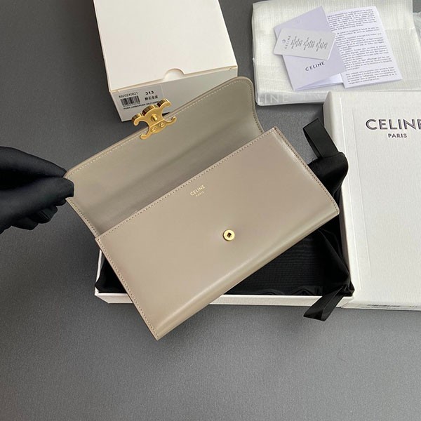 セリーヌ ラージウォレット トリオンフ 長財布 偽物 Cen79251