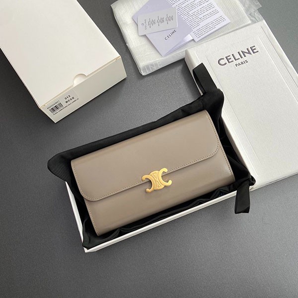 セリーヌ ラージウォレット トリオンフ 長財布 偽物 Cen79251
