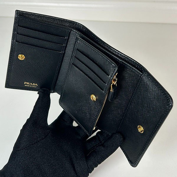すぐ届 プラダ 偽物☆ヴィッテロムーブ 三つ折り財布 ロゴ pua00924