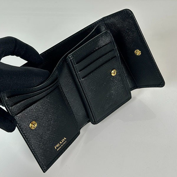 すぐ届 プラダ 偽物☆ヴィッテロムーブ 三つ折り財布 ロゴ pua00924
