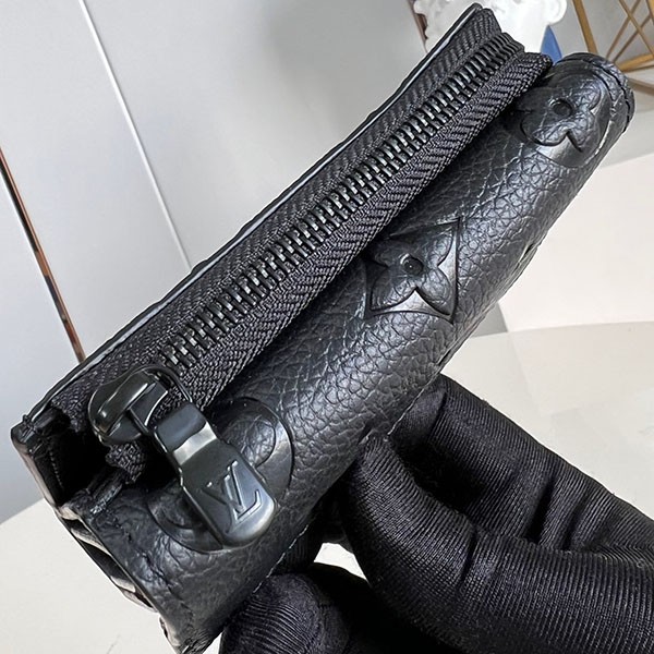 【コンパクトで使いやすい♪】ルイヴィトン 偽物 ポルトフォイユ・パイロット 折りたたみ財布 M82556